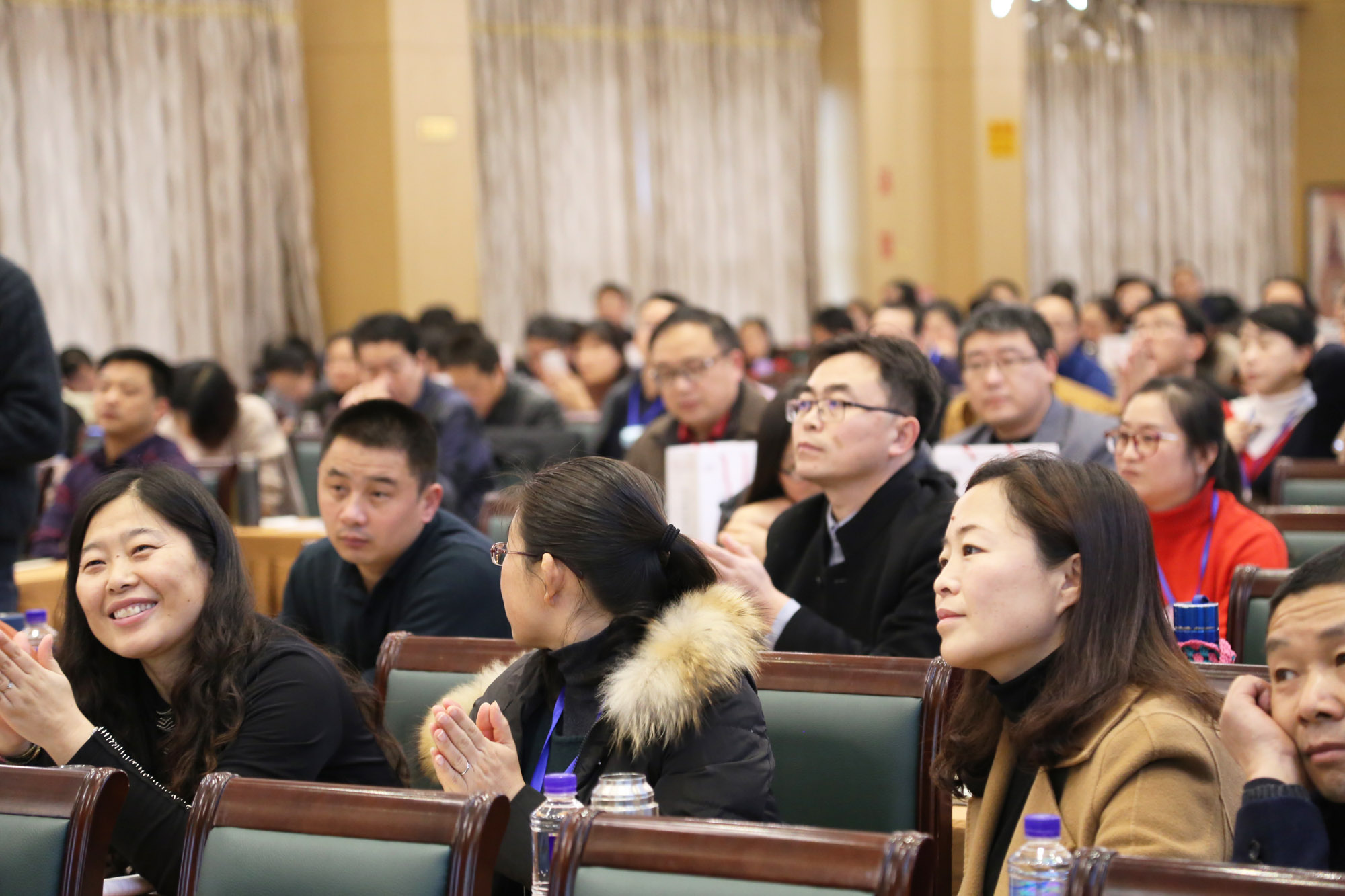研修學(xué)習(xí)因該是快樂(lè)的，幸福的。
