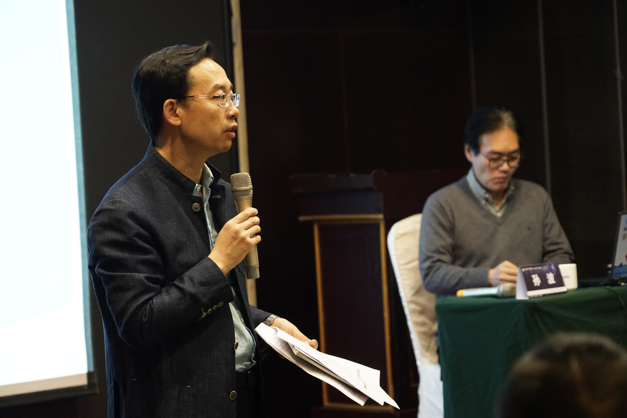 自治區(qū)教研室劉衡老師主持信息技術學科。