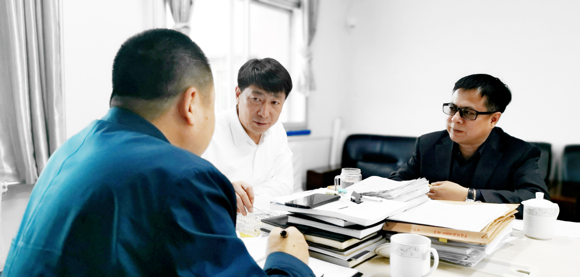 會(huì)議還就此次論壇有關(guān)細(xì)節(jié)問(wèn)題統(tǒng)一了思想，大家一致認(rèn)為，此次鞍海峰會(huì)規(guī)模大、規(guī)格高，一定要把論壇各項(xiàng)工作做細(xì)、做實(shí)，要給全國(guó)各地教育同仁呈現(xiàn)一次過(guò)目不忘的安海之行。