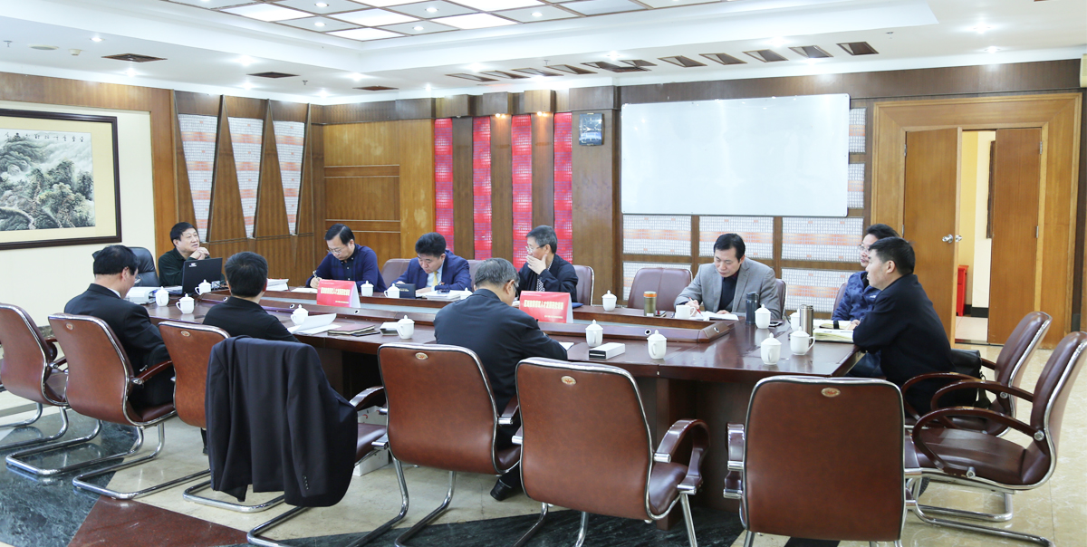 2019年1月5日，在?？谑信e辦全國(guó)市縣區(qū)域名師工作室管理部門(mén)頂層設(shè)計(jì)、管理、規(guī)劃與創(chuàng)新發(fā)展公益論壇期間，研究院召開(kāi)了全國(guó)區(qū)域教育領(lǐng)軍人才成長(zhǎng)課題組籌備會(huì)議，研究院顧問(wèn)中國(guó)教育發(fā)展戰(zhàn)略學(xué)會(huì)副會(huì)長(zhǎng)、國(guó)家教育發(fā)展中心原副主任、現(xiàn)任中心專(zhuān)家咨詢(xún)委員會(huì)副主任周滿(mǎn)生，研究院院長(zhǎng)北京中教市培教育研究院朱孝忠，常務(wù)副院長(zhǎng)銀川教科所所長(zhǎng)蘆葦、呼和浩特市教研室主任高林椿。 