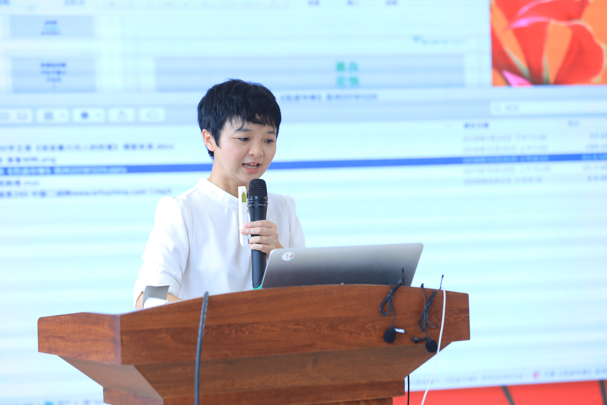 全國教學(xué)轉(zhuǎn)型與課堂創(chuàng)新高峰論壇課堂風(fēng)采展示美圖賞析。
