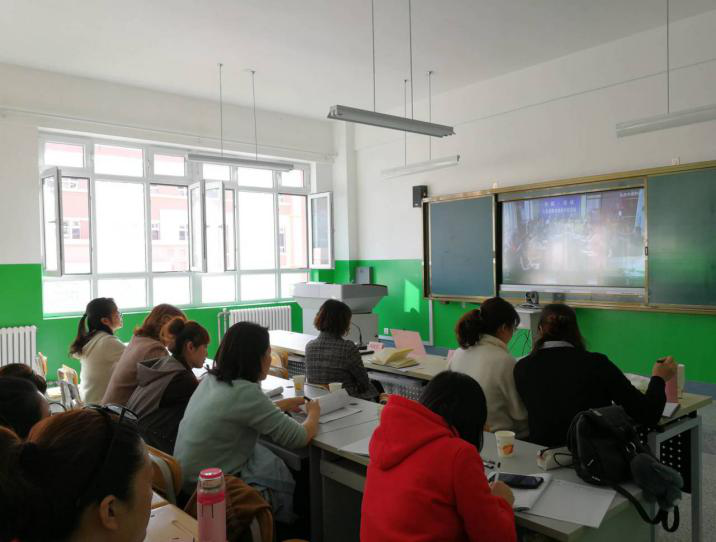 關(guān)于塔城地區(qū)教育教學(xué)研究會(huì)暨第二屆中小學(xué)教學(xué)能手培養(yǎng)工作室推進(jìn)會(huì)的視聯(lián)網(wǎng)會(huì)議