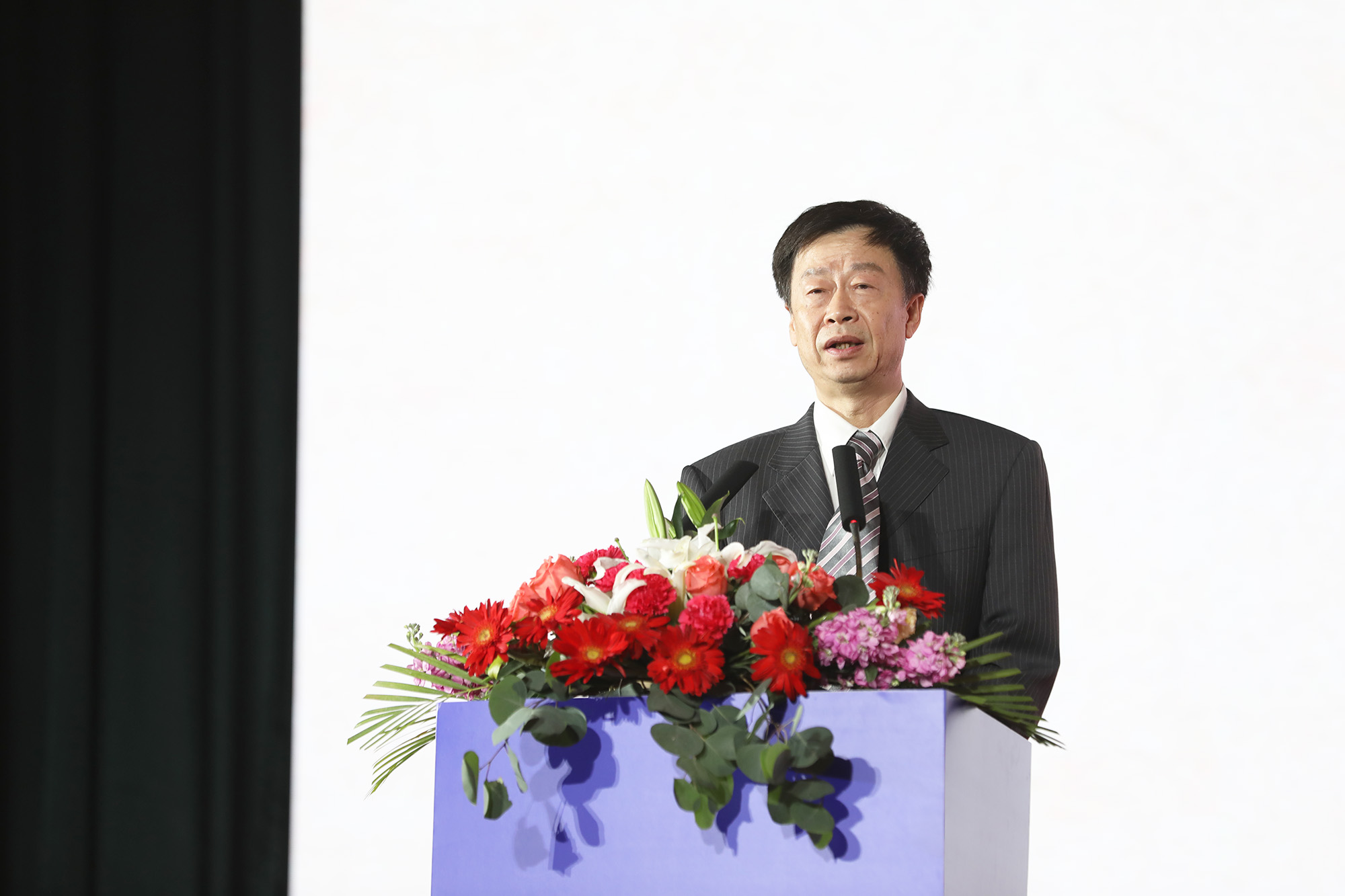 光明《教育家》雜志社副社長、原中國教育報刊社副總編輯李功毅分別致了賀詞。開幕式上，光明《教育家》雜志社與北京中教市培教育研究院戰(zhàn)略合作舉行了啟動儀式。